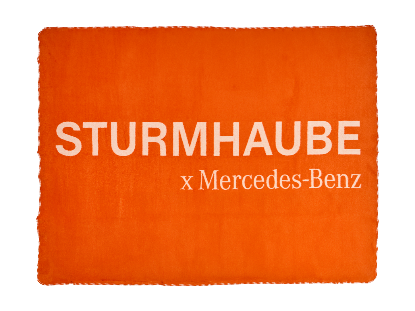 Sturmhaube x Mercedes-Benz Kuscheldecke