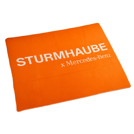 Sturmhaube x Mercedes-Benz Kuscheldecke